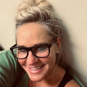 Meet your Posher, Sherry